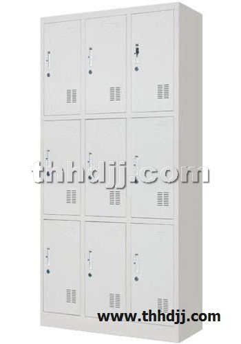 点击查看商品:九门更衣柜